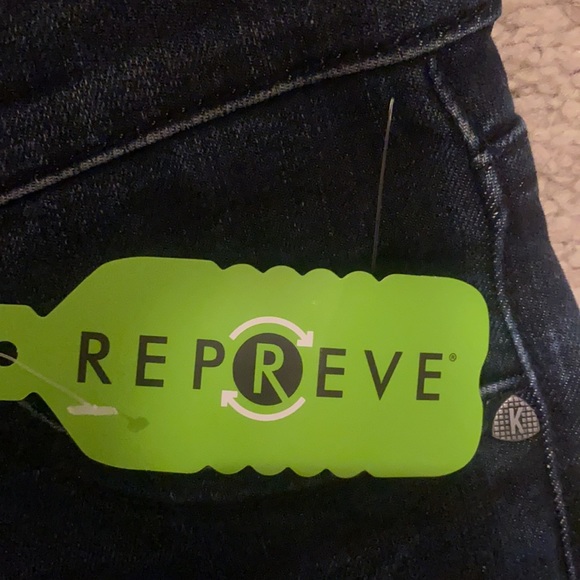 Brand New Kut from the Kloth Jeans size 0
No tags  - NEVER WORN - Picture 4 of 7